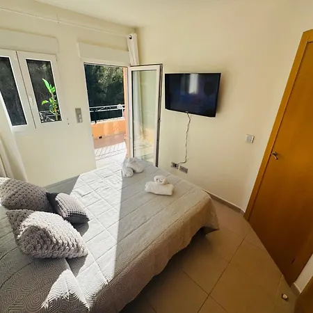 Adosado Entorno Playa Y Montana Tranquilidad Relax Jacuzzi Piscina Wifi Aire Jardin Barbacoa Y Parking Holiday home Calpe