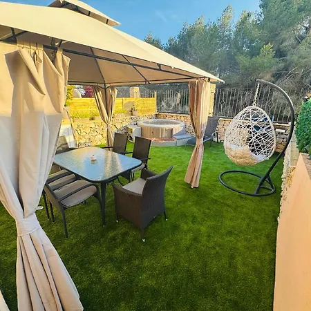 Feriehus Entorno Playa Y Montana Tranquilidad Relax Jacuzzi Piscina Wifi Aire Jardin Barbacoa Y Parking *