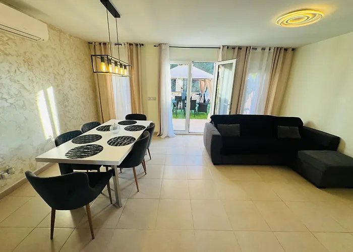 Entorno Playa Y Montana Tranquilidad Relax Jacuzzi Piscina Wifi Aire Jardin Barbacoa Y Parking Casa vacanze